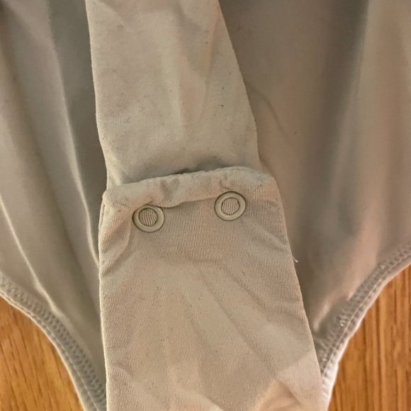 SKIMS, FITS EVERYBODY HIGH NECK BODYSUIT | TALC, Size L - Picture 4 of 7